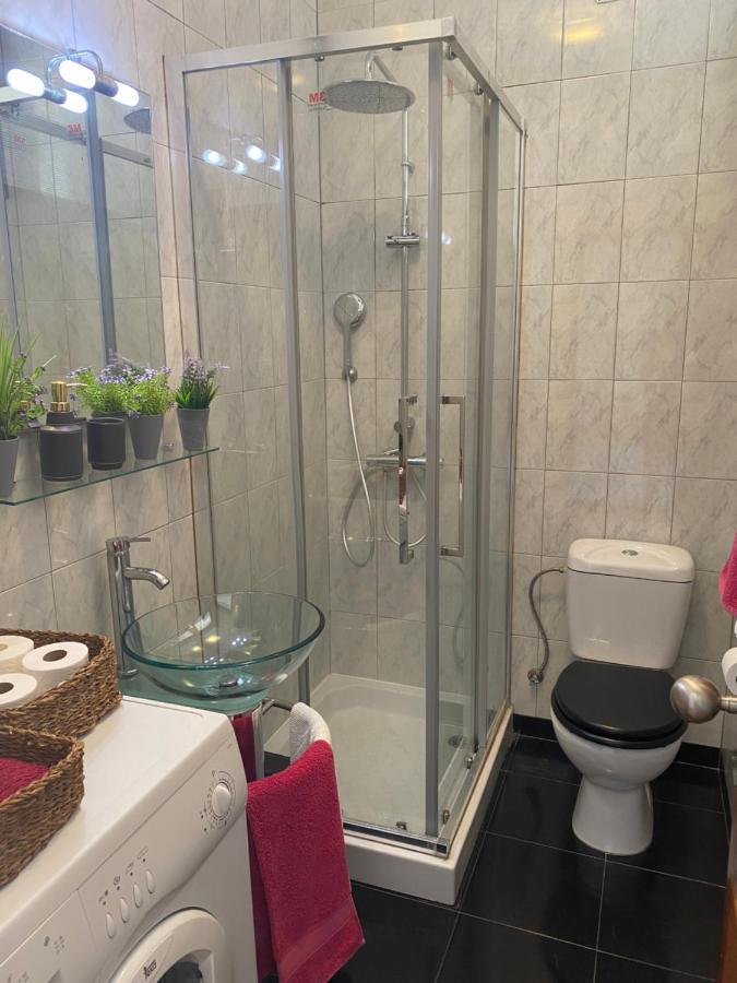 Apartamento Com Patio Na Rua Principal Da Cidade Porto Exterior foto